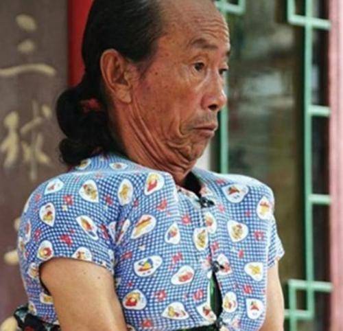 1944年王保合出生于吴桥县,吴桥县家家户户都热爱杂技,查阅杂技精英