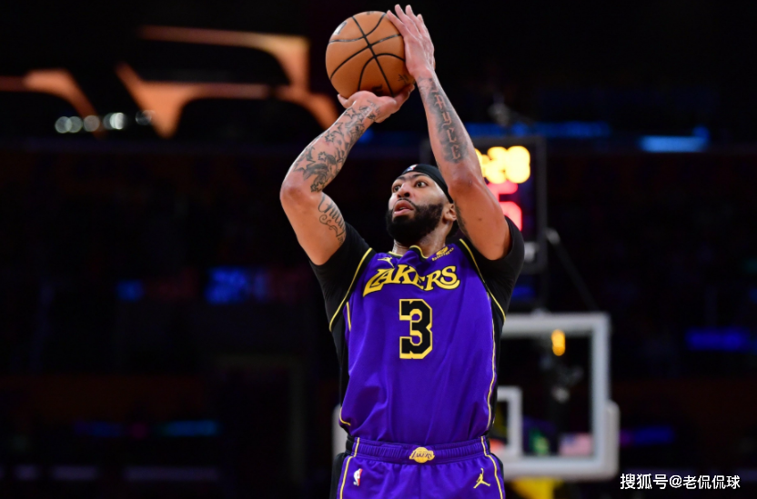 原创爆冷大逆转湖人三巨头狂轰84分浓眉受伤字母哥空砍341412