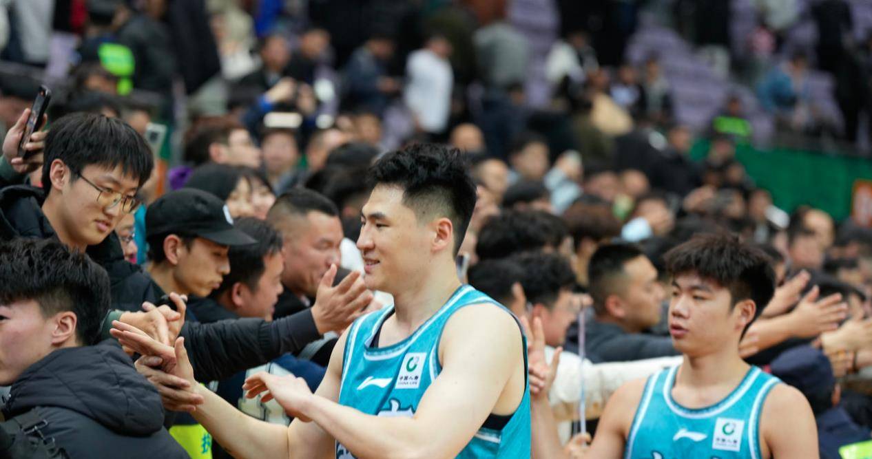 原创冷cba总亚军不敌联盟第十四双方外援得分48比26气伤人