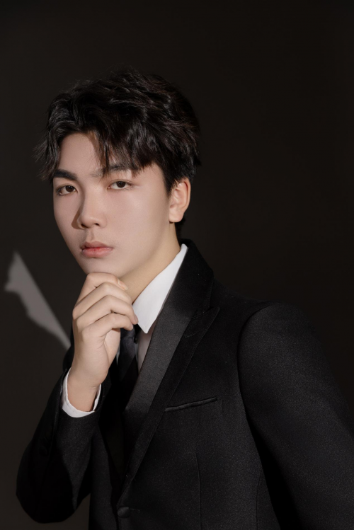 沐洛仙全国优秀护肤讲师曹孟翔老师履历今天就让我走进全国十佳讲师的