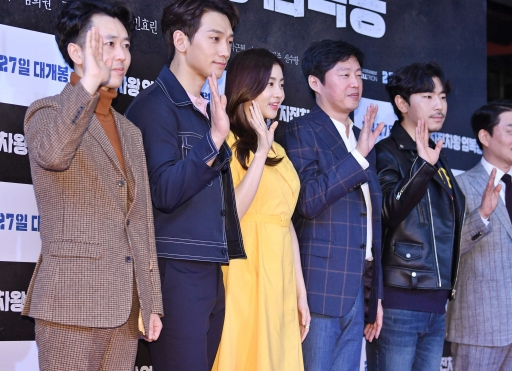 金泰希怀第二胎无助宣传,rain新片首映差得不能再差_电影_自行车_炸鸡