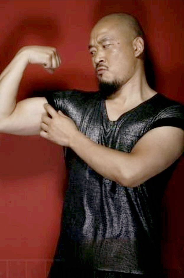 原创猎冰斌子群演奋斗成黄金配角外表凶狠生活中是暖心丈夫