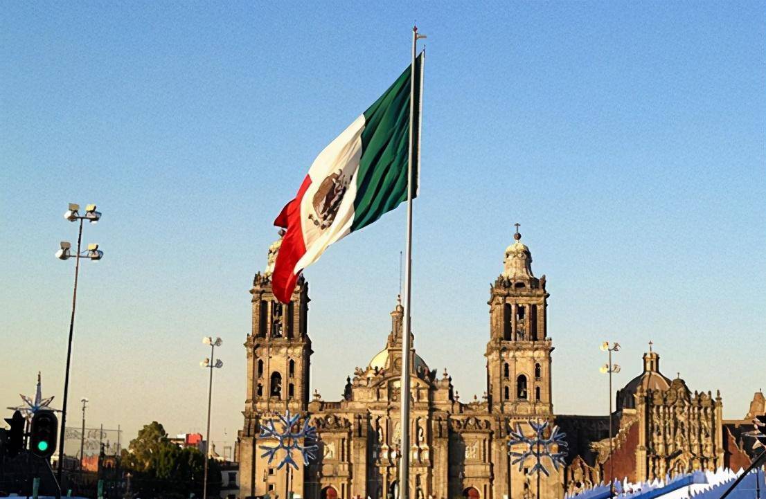 原创麻木的墨西哥毒枭拿监狱当别墅还定期有美女送到监狱举办派对