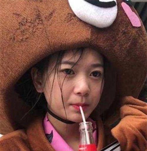 原创广东22岁少女董事长身价78亿有7套房网红逆袭人生全靠编