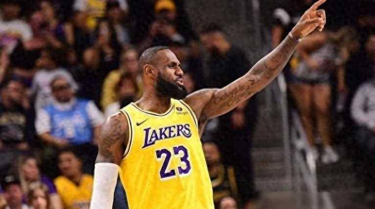 原创灭霸詹詹姆斯单场7记三分