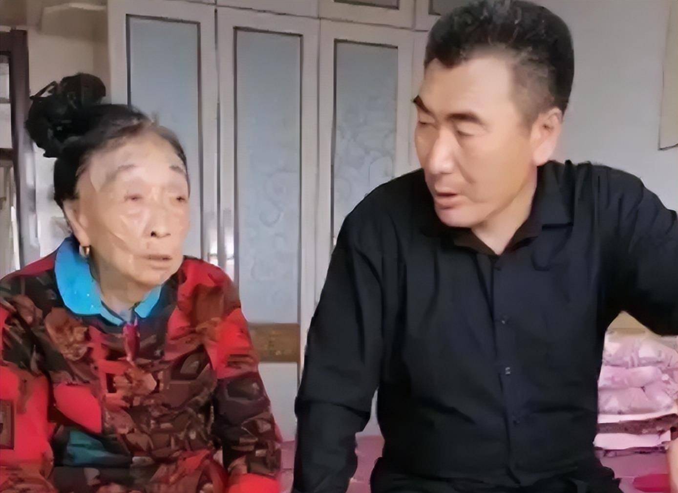 原创85岁马玉琴和53岁李玉成老妻少夫27年两人现在生活如何