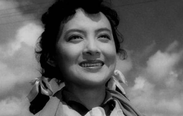 岁月从不败"美人",她活成了许多人想要的样子_丹凤_王玉凤_朱石麟