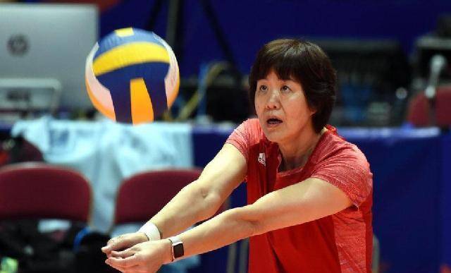 原创隐形富婆郎平曾同时收到两份巨额年薪数十个代言傍身