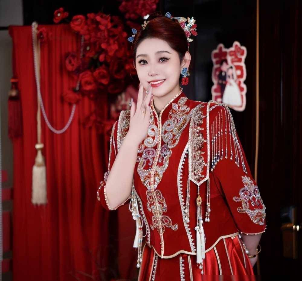 原创美如公主体育24岁主攻女神大婚1米96男子高大帅气很般配