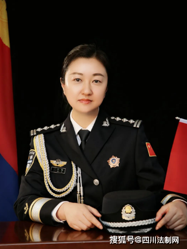 最美是"她","警"上添"花"_工作_邹富琼_潘丽