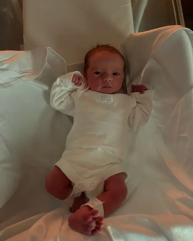 madeinchelsea明星lucywatson首次产子取了一个非常独特的名