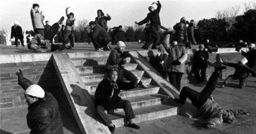 90年代的气功女神张香玉:半个月净赚40万元,在30年前啥概念?_传功_信