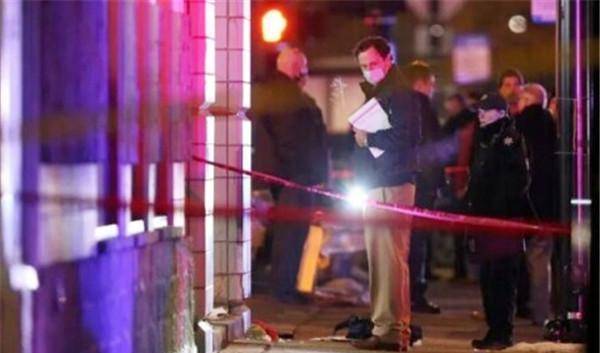 无论是贫穷还是富有,父母们都是望子成龙望女