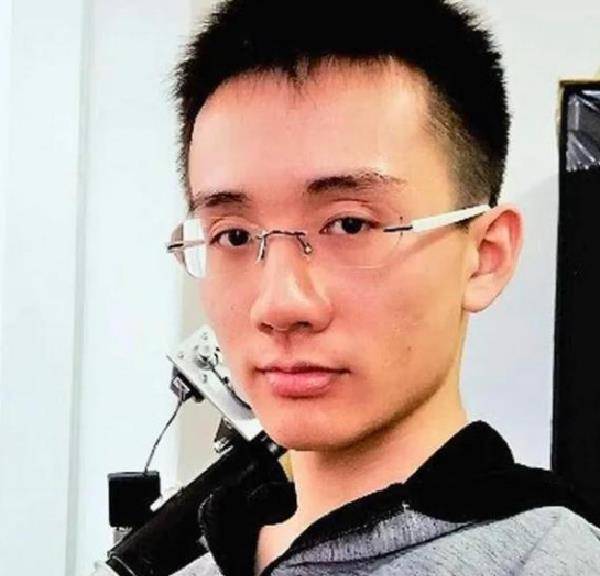 而曹原的表现,让父母感到简直太过意外——他实在是个完全的天才!