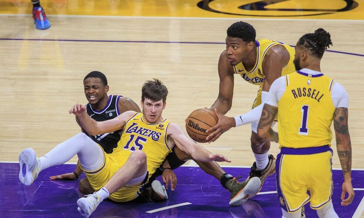 国王,蒙克独砍26分闪耀全场,浓眉对阵小萨0胜9负引热议_比赛_1_nba