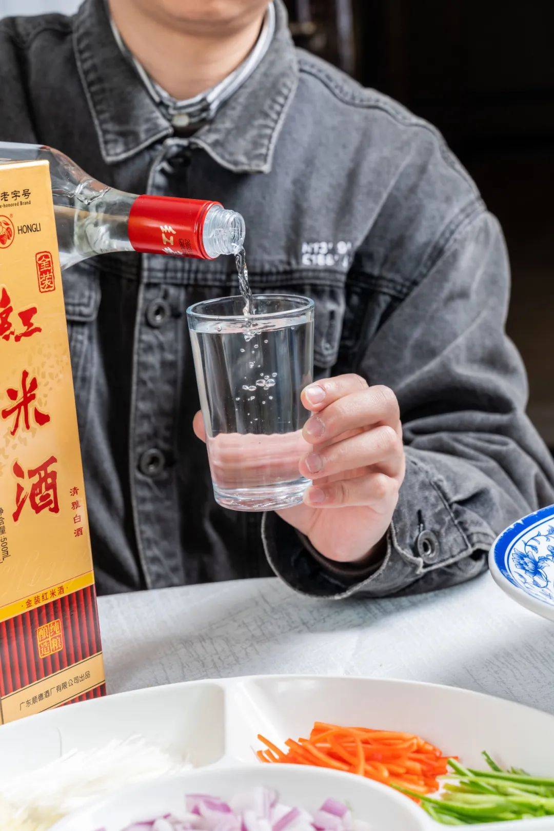 品顺德菜,喝红荔红米酒,这是顺德美食的标配~精选泉耕有机稻米,古法制