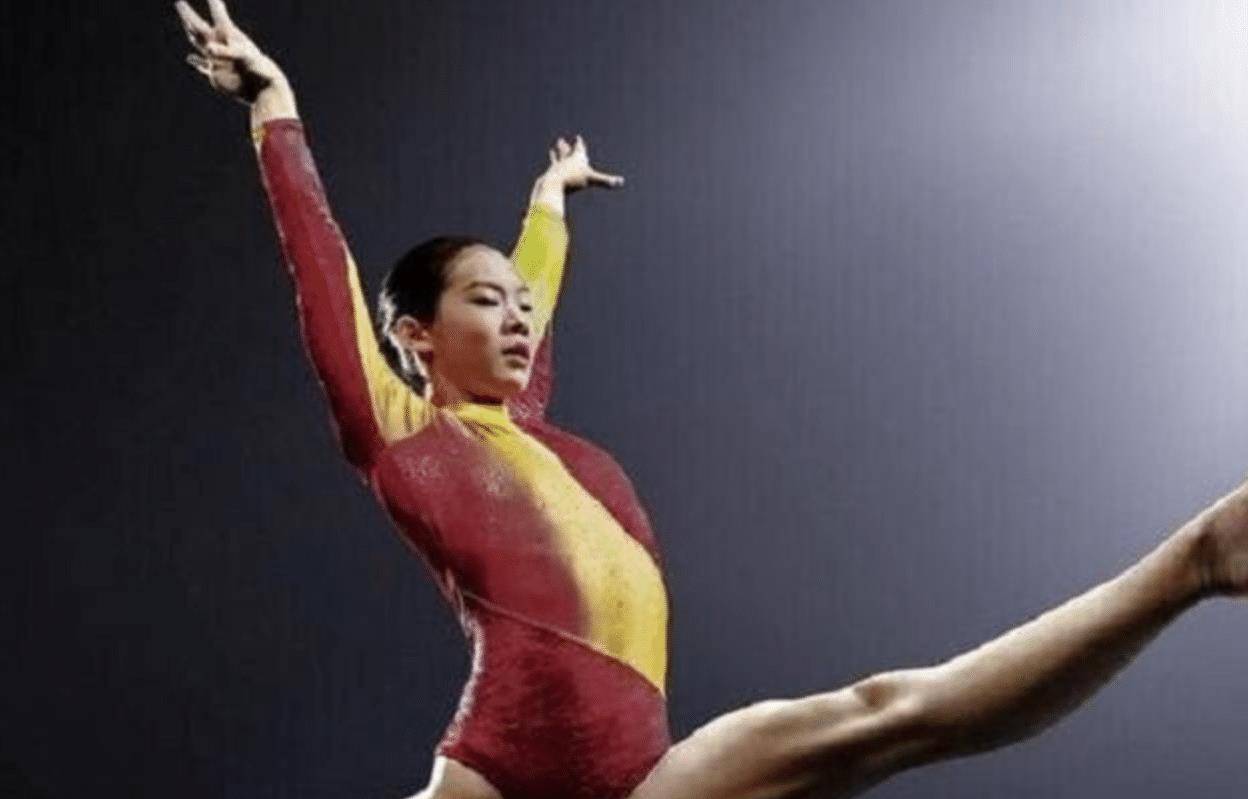 原创体操女皇程菲25岁退役养伤因长期服药胖到200斤仍是单身