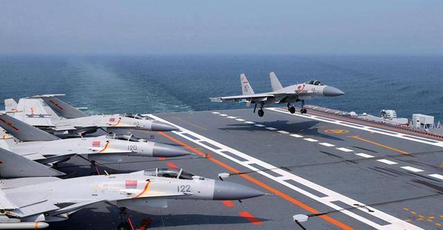 原创很多人都不知道航母甲板有多厚看完就知道航母为何这么强大