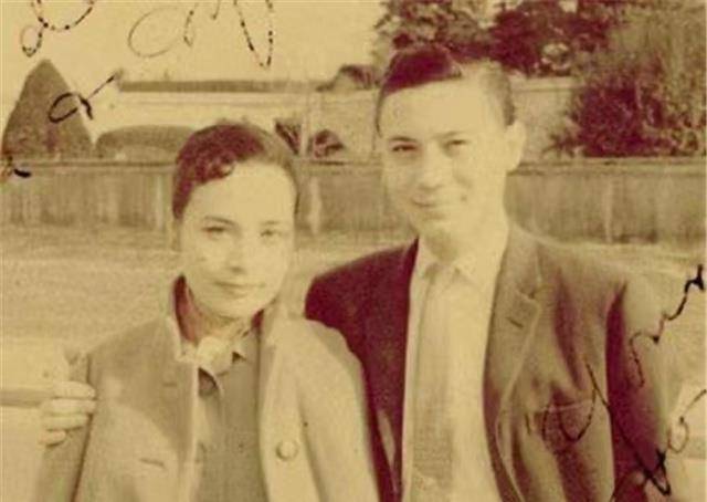 俞扬和蒋孝章除了俞大维之外俞明颐还有一个女儿,取名叫做俞大彩,毕业