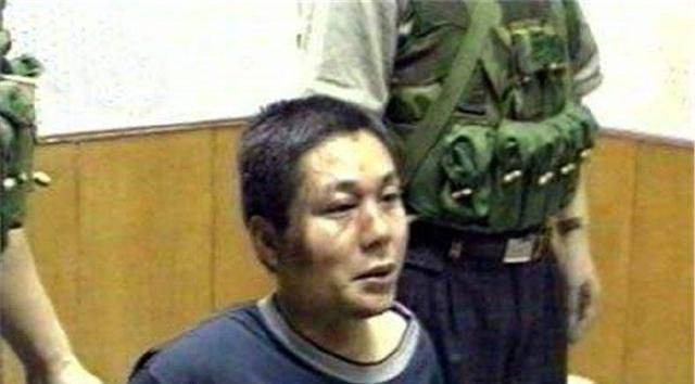 他说,这是因为陈世清犯了大案,才追究下来.