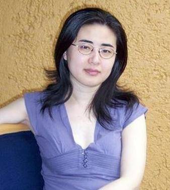 原创她13岁就读北大成哈佛史上最年轻的博士为嫁53岁教授入籍美国