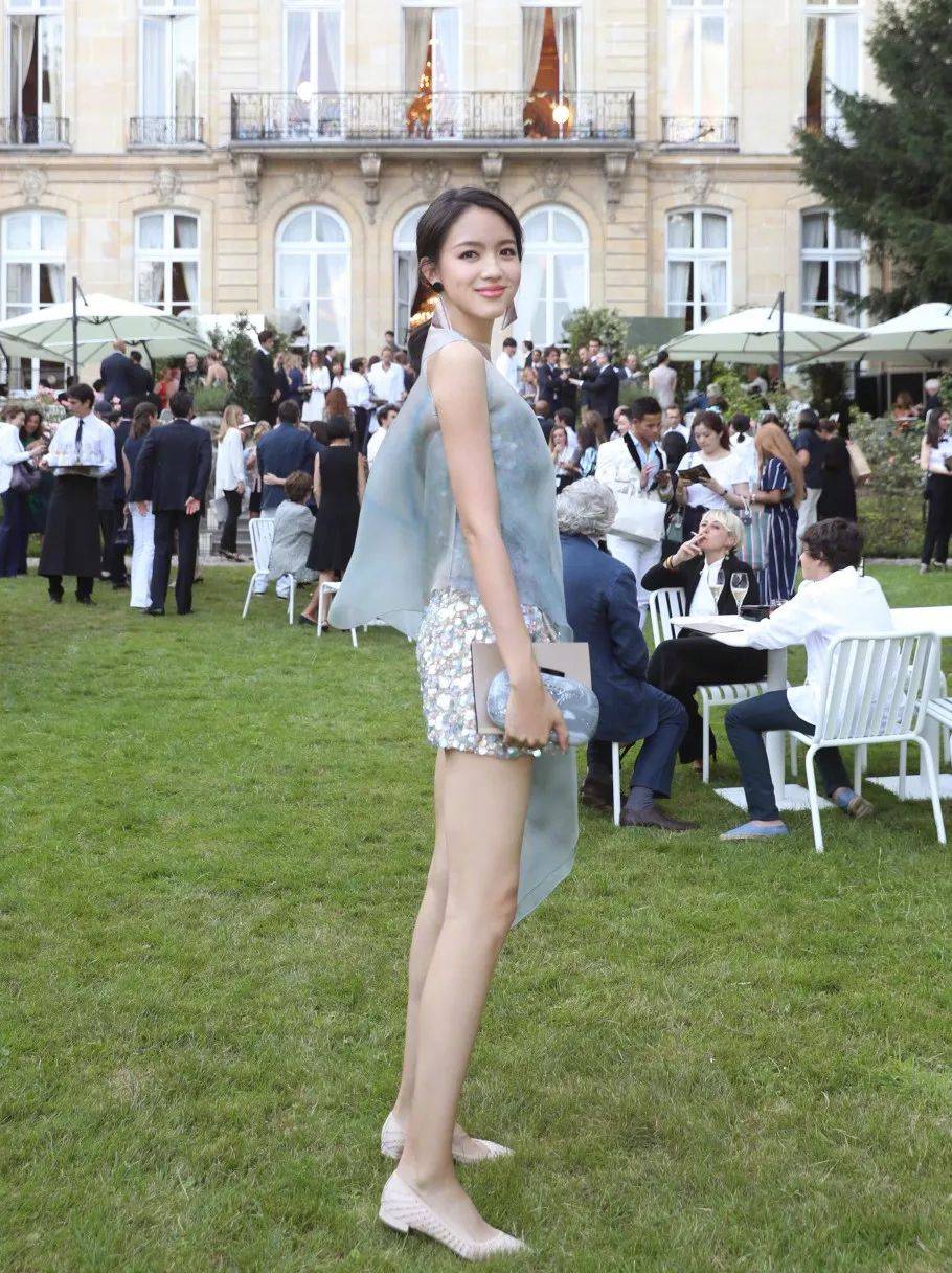 她是世界小姐冠军,拒嫁豪门,长腿界的珠穆朗玛峰!_张梓琳_美女_肌肉