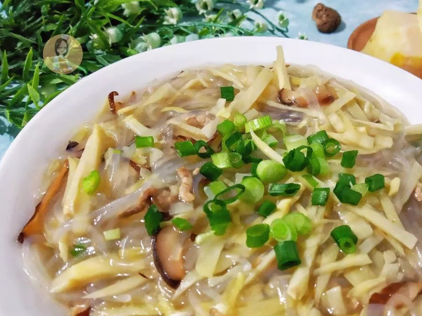 这道菜被称为闽北一绝是南平人冬春季节餐桌上的美味佳肴