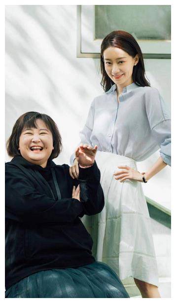 原创贾玲票房突破百亿与张小斐影帝结伴而行