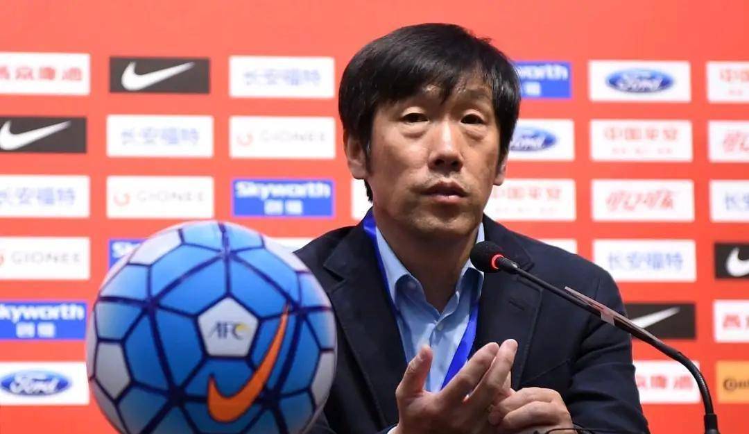 原创高洪波不是我们足球未来的救世主但却是羸弱国足最合适的过渡者