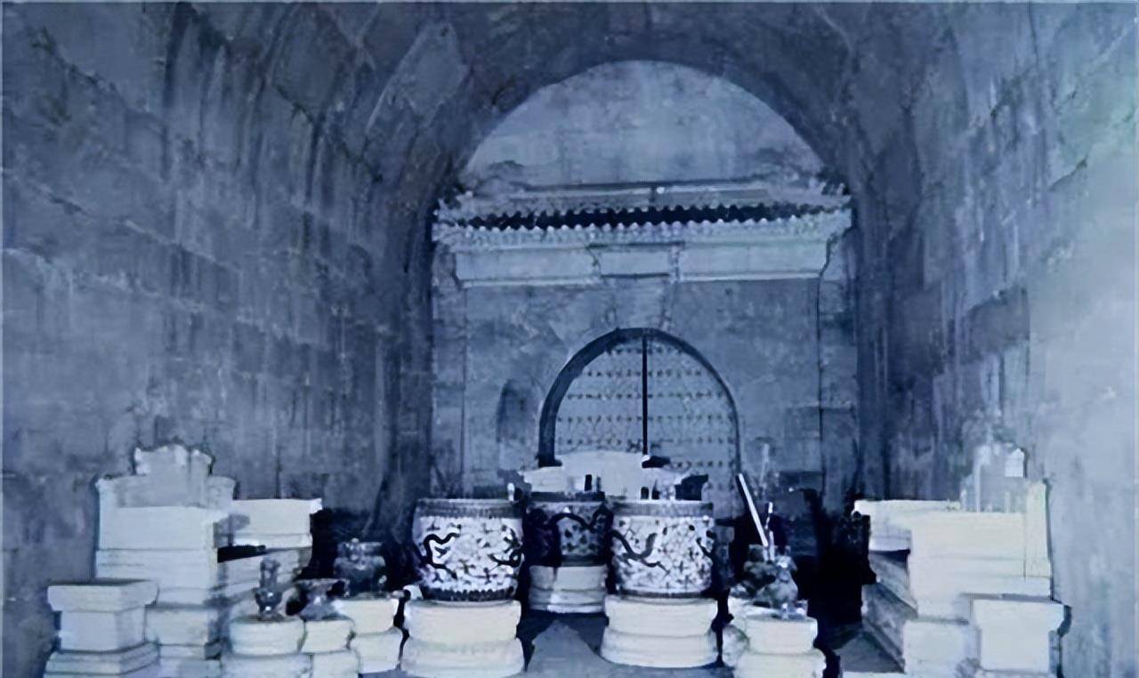 便一不做二不休,拆毁了房山地区的金朝皇帝陵墓,这令女真族极为愤怒