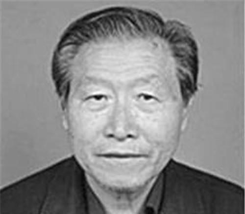 富豪花2万造一假文物,顶级专家估值24亿,他直奔银行,骗走5个亿_谢根荣