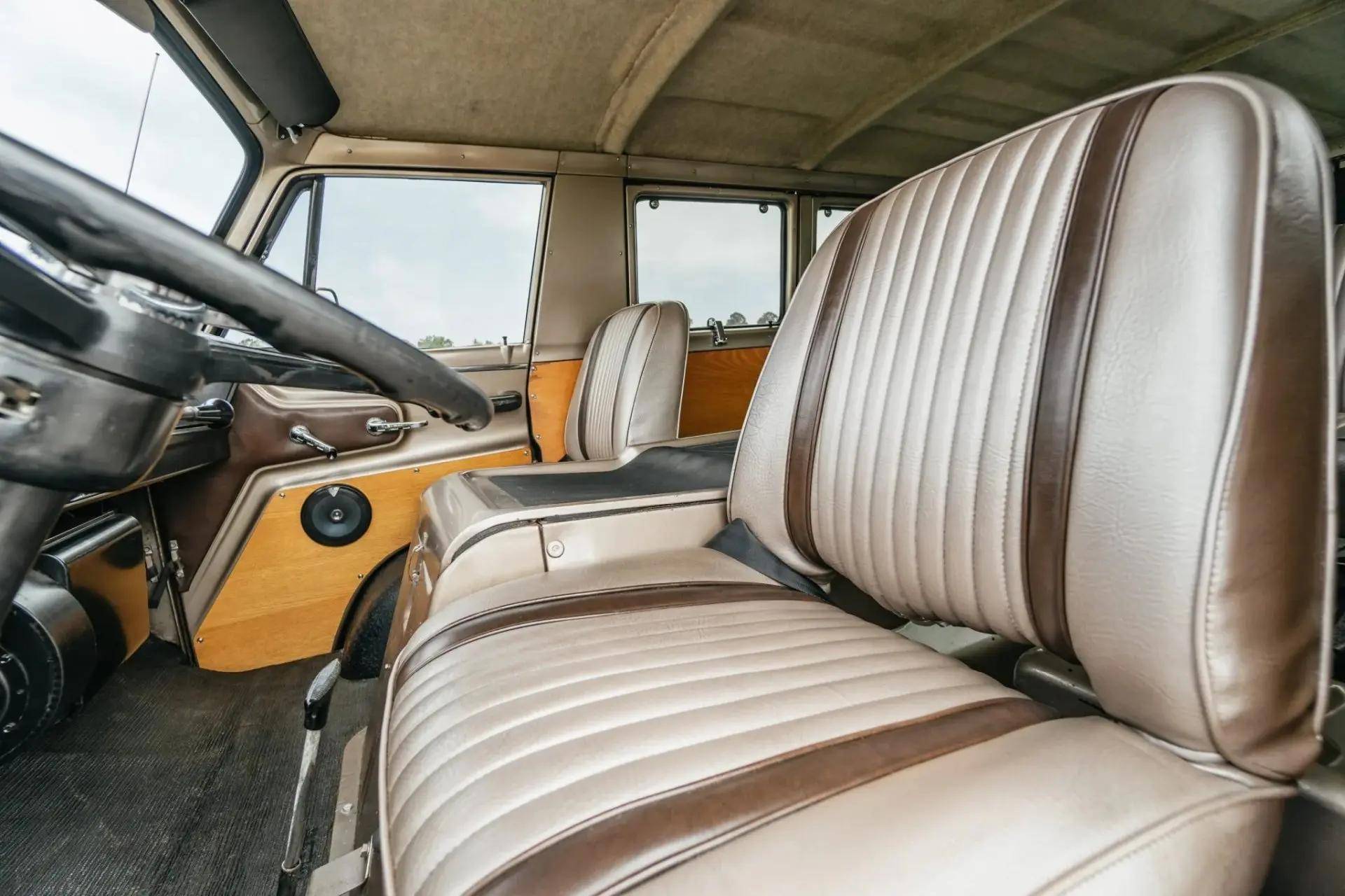 美国车主售卖1967年道奇a100 1万美元多便可拥有老派美式面包车