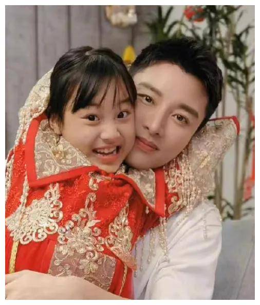 贾乃亮力挺女儿甜馨,挖掘她众多优点,前妻成坚强后盾_宝贝_爸爸_操作