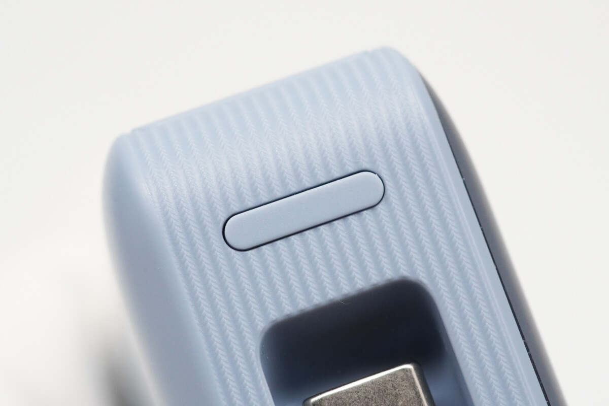 三设备同时充电30w快充不断电anker安克创新30w自带线充电宝评测