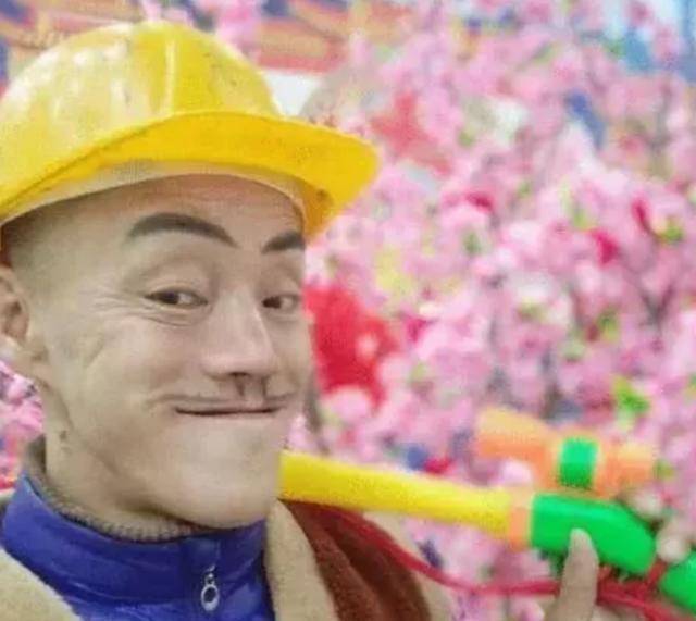 四川半百老农因酷似光头强走红如今娇妻跑了靠跑摩的赚钱