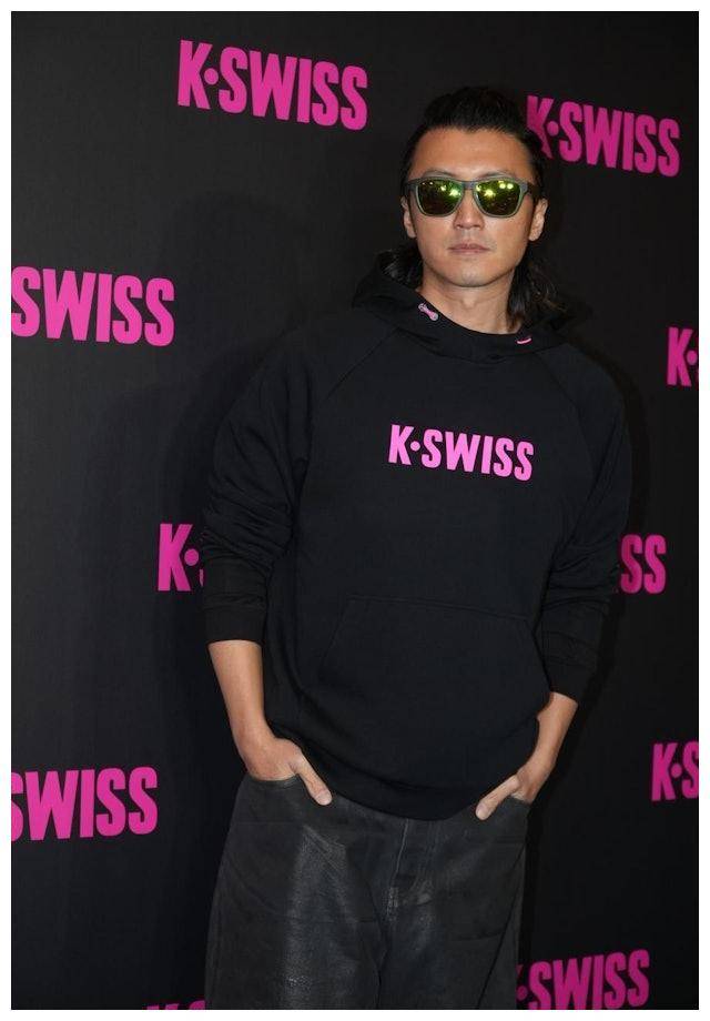 原创谢霆锋澳门活动激动现场开心回应王菲笑容温情如春