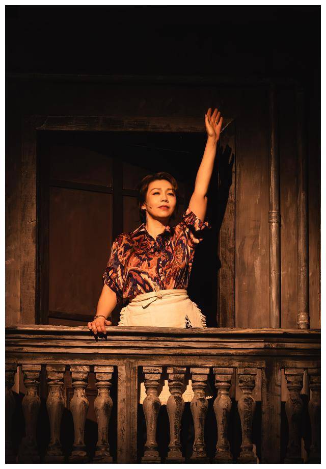 陈洁仪,她生来就是用来唱歌,感受内心声音,用音乐表达._生活_舞台_故