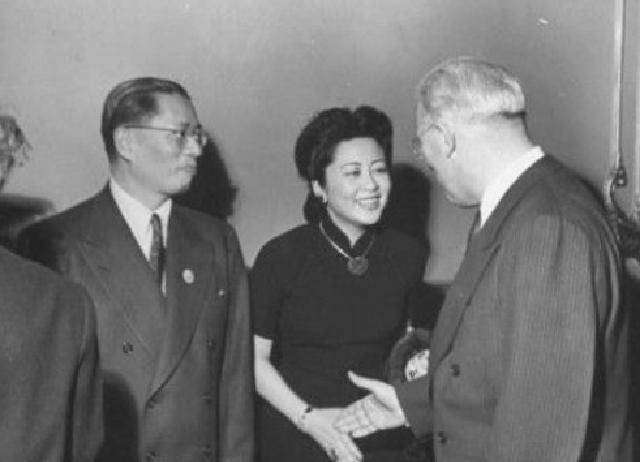 为她抛弃首富之女,后终成贵妇_宋子文_张乐怡_盛爱颐