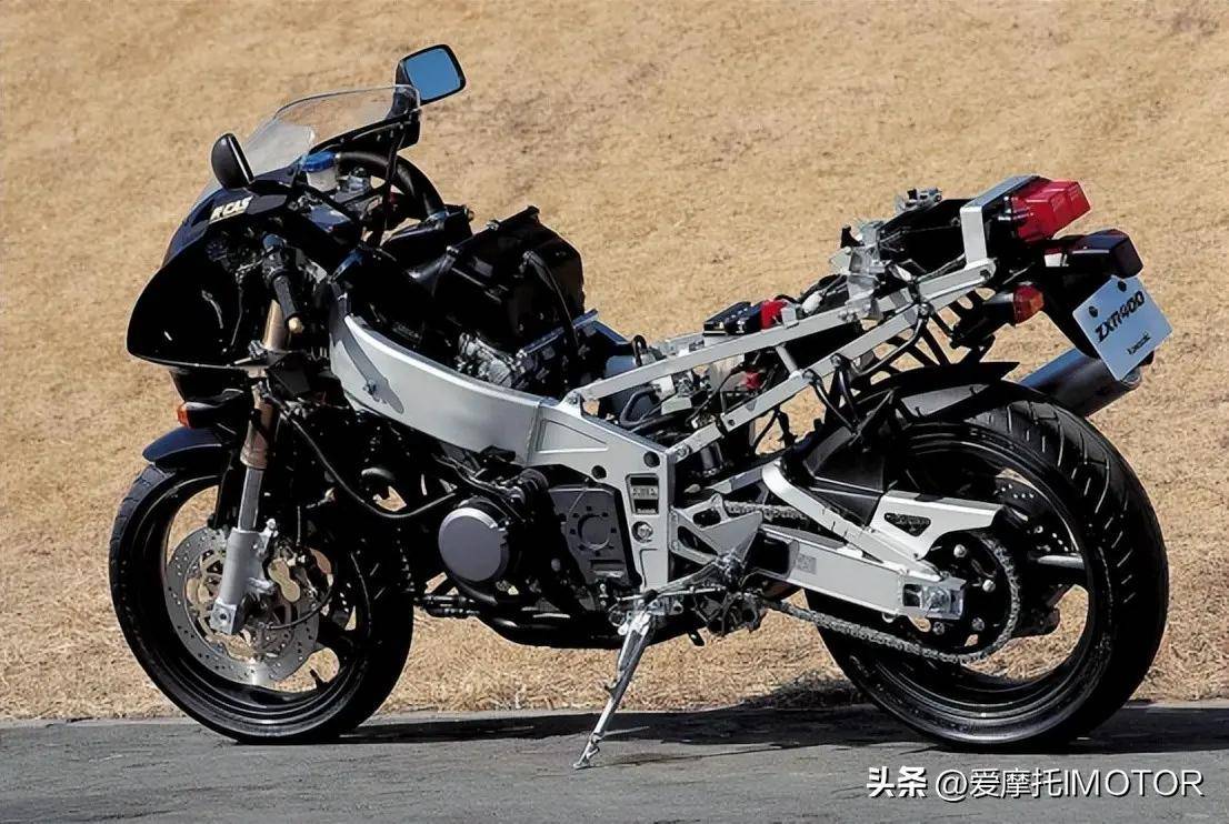 4缸的川崎zx-4r要来了,你还记得那台400cc仿赛杀器zxr400吗?