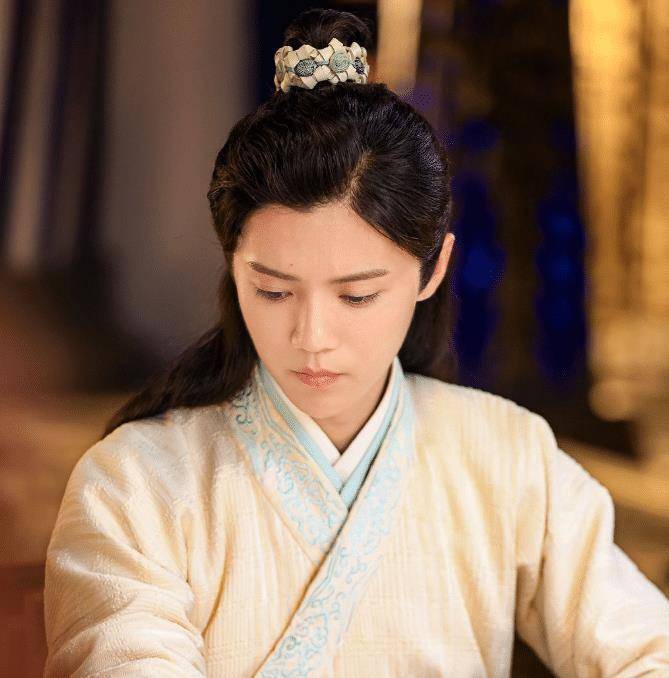 原创原创天官赐福谢怜选角激烈鹿晗丁程鑫呼声高君吾提名太合适