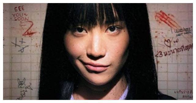 在国外电影圈里,娜诺在《禁忌女孩》里的桀骜不驯