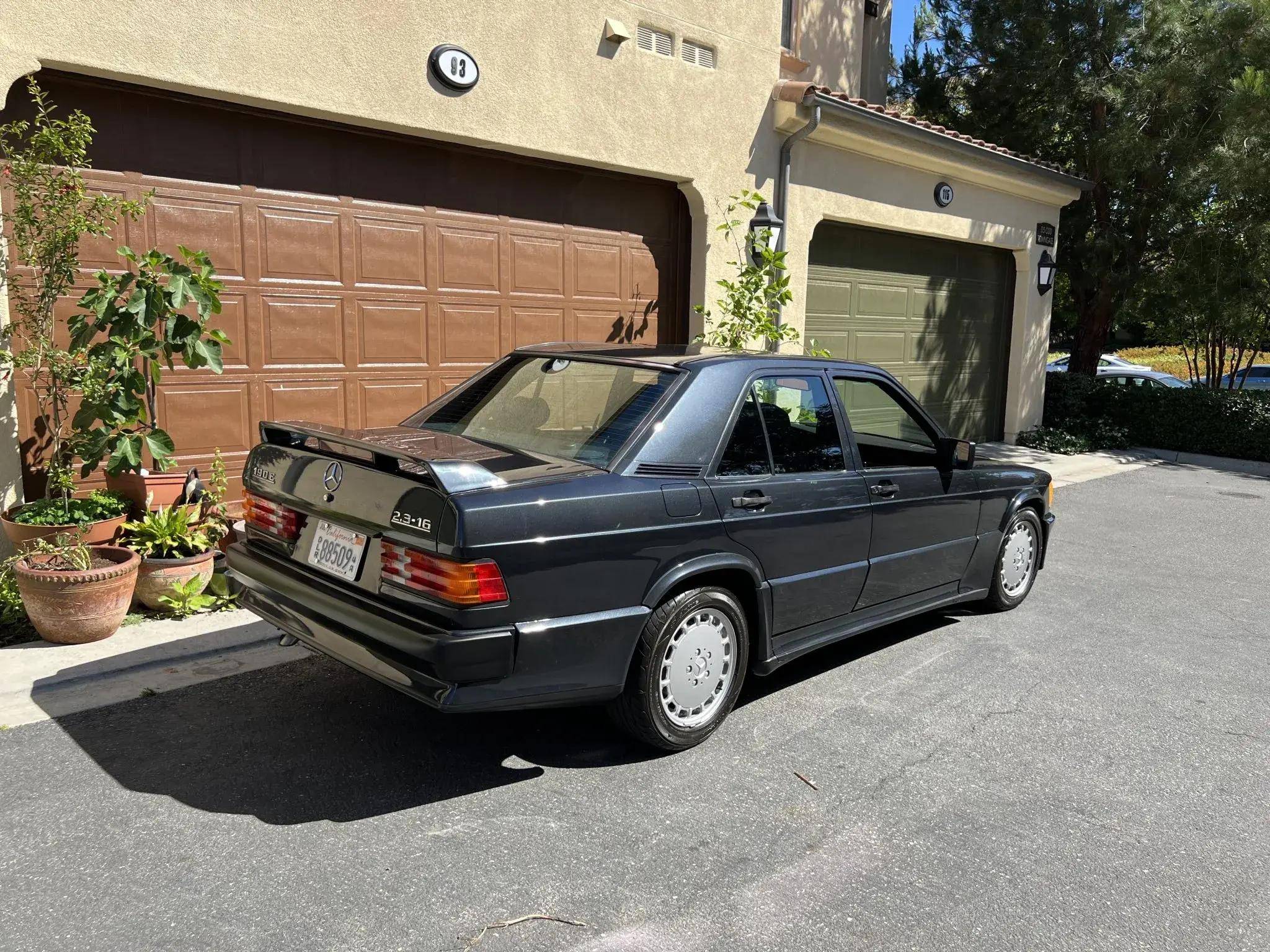 4千块收购的老奔驰,翻新后卖了9500元,奔驰190e 2.