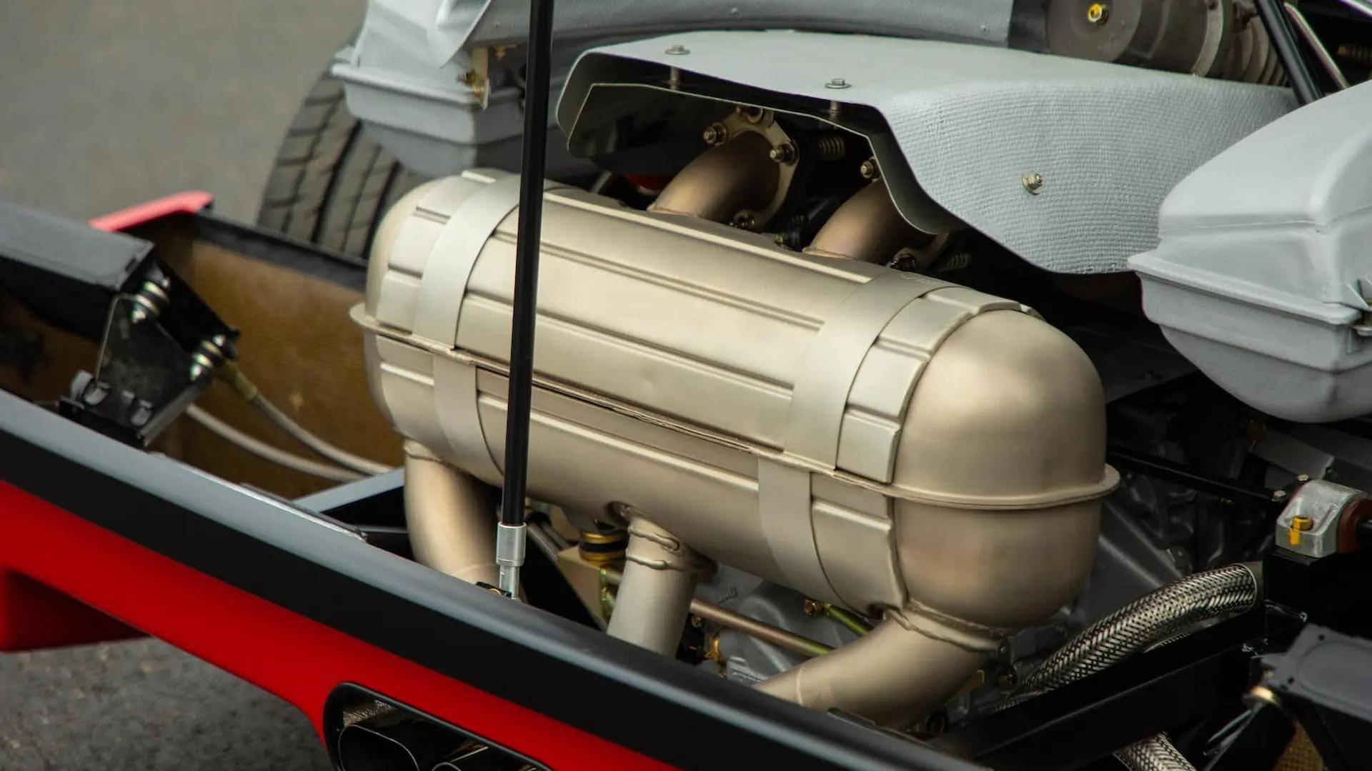 如此干净的法拉利 f40 即将在 mecum 蒙特雷拍卖_搜狐汽车_搜狐网