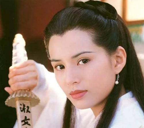 李若彤与母亲新拍旗袍写真,母女二人气质出尘,当之无愧冻龄女神