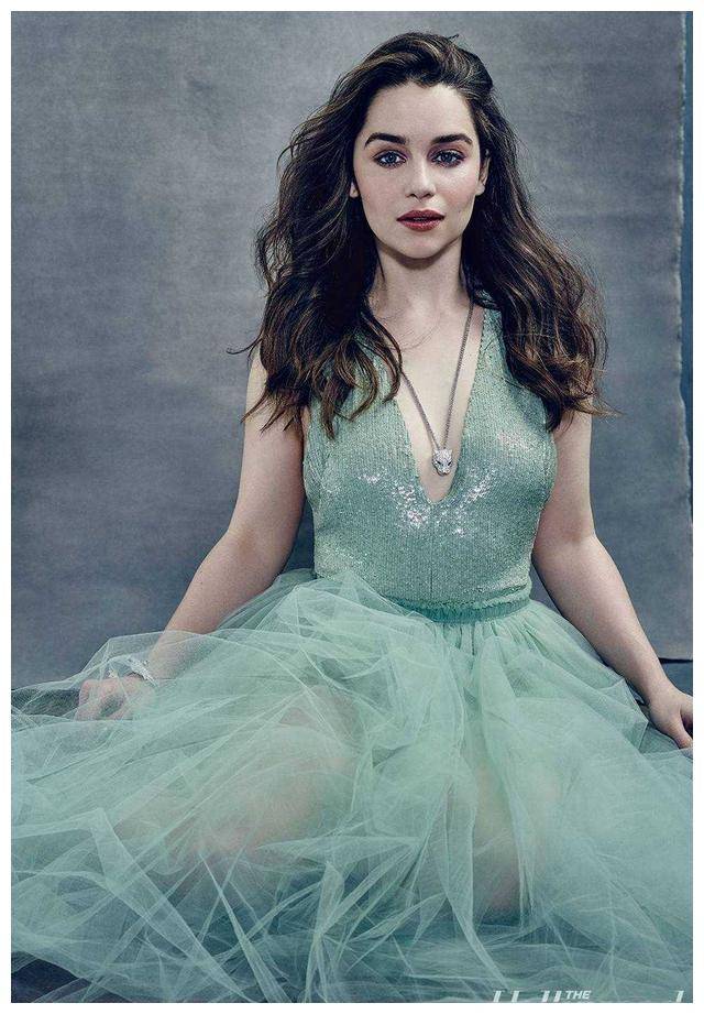 梦幻尤物惊艳世界艾米莉亚克拉克最新写真不容错过