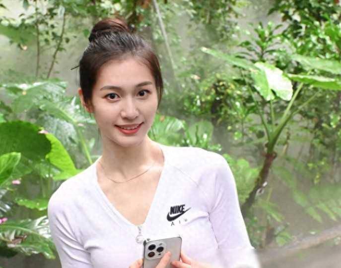 正如篮球赛场上的每一场比赛都充满了悬念和挑战,郭子瑄的篮球之路也