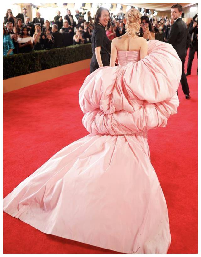 奥斯卡之夜国外女星大胆时尚黑人如黑珍珠他夺风头