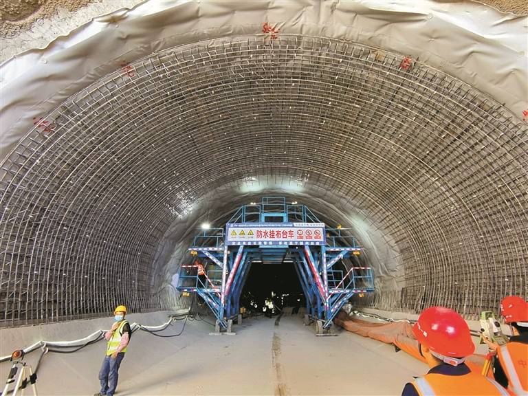 坐地铁去大鹏看海天胜景指日可待_施工_隧道_线路