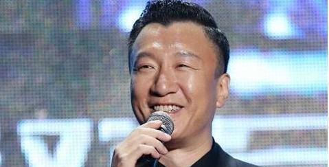 他狠心分手大11岁女友,转身娶小15岁娇妻,与巩俐假戏真做_孙红雷_丁嘉