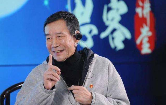 01他就是李立群,李立群有着一口流利的普通话,以至于没有人知道他其实